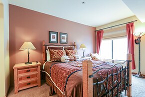 Silver Bear 22 Pet-Friendly, Cozy, Underground Parking, Walk to Canyon