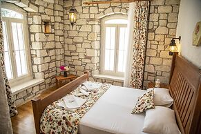 Stone Garden Tas Hotel