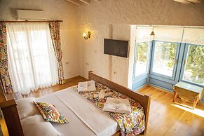 Stone Garden Tas Hotel