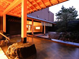 Awaji Hamarikyu TAKUMI