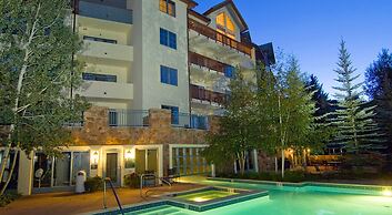 Oxford Court #305 3 Bedroom Condo by Redawning