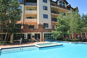 Oxford Court #305 3 Bedroom Condo by Redawning