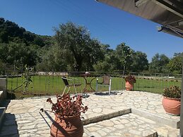 PargaLand Studios & Apartments