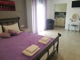 PargaLand Studios & Apartments