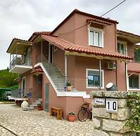 PargaLand Studios & Apartments