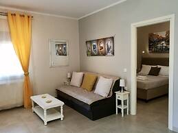 PargaLand Studios & Apartments