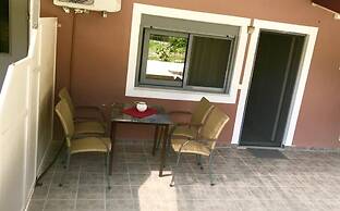 PargaLand Studios & Apartments