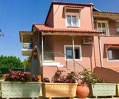 PargaLand Studios & Apartments