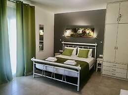 PargaLand Studios & Apartments