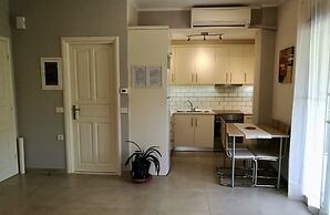 PargaLand Studios & Apartments