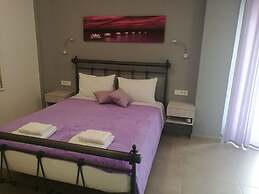 PargaLand Studios & Apartments