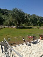 PargaLand Studios & Apartments