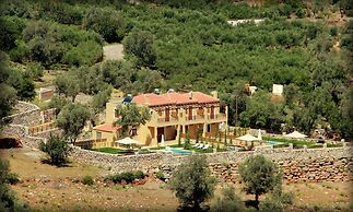 Armonia Uphoria Villa