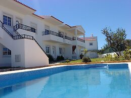 Albufeira 2 Bedroom Apartment 5 Min. From Falesia Beach and Close to C