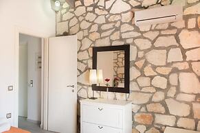 Harmony Villa 1 - 2bedrooms-sleeps 4-fast Wifi- Parking-near Laganas B
