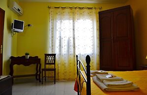 B b S Elia Villa Surrounded by Greenery Inside the Historic Dubini Par