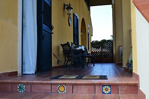 B b S Elia Villa Surrounded by Greenery Inside the Historic Dubini Par