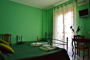 B b S Elia Villa Surrounded by Greenery Inside the Historic Dubini Par