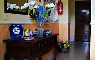B b S Elia Villa Surrounded by Greenery Inside the Historic Dubini Par