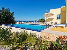 Sunny Villa, a Perfect Spacious Villa With Private Pool, Wifi & Ac in 