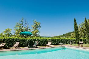 Wonderful Villa With Private Pool in the Heart of Tuscany