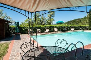 Wonderful Villa With Private Pool in the Heart of Tuscany