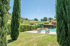 Wonderful Villa With Private Pool in the Heart of Tuscany