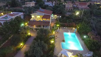 Panoramic Apartment in Villa With Pool and Garden Wi-fi