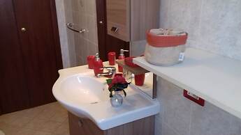 Arona-lake Maggiore Apartment in Quiet Area Suitable for Families