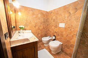 Villa on top of a Hill With an Enchanting View of Lake Bolsena