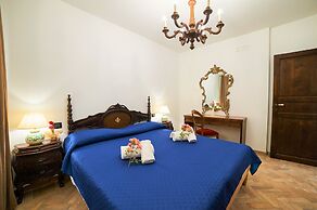 Villa on top of a Hill With an Enchanting View of Lake Bolsena