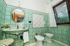 Villa on top of a Hill With an Enchanting View of Lake Bolsena