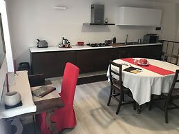 Il Palazzaccio- Palazzo Della Greca Alberi