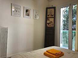 Art House In The Heart Of Athens