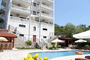 Villa Oasis with swimming pool