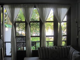 Villa Sunrise on the Bali North Shore, Breakfast Included