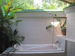 Villa Sunrise on the Bali North Shore, Breakfast Included