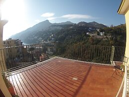 Wonderful Amalfi Coast Apartment Overlooking the sea With Free Wifi an