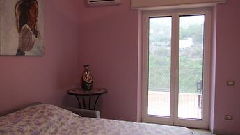 Wonderful Amalfi Coast Apartment Overlooking the sea With Free Wifi an