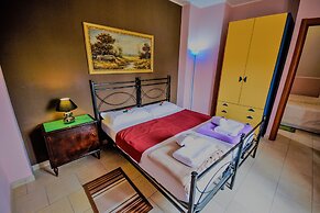 Holiday House & Events With Private Pool in the Center of Sicily