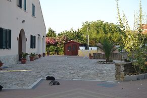Holiday House & Events With Private Pool in the Center of Sicily