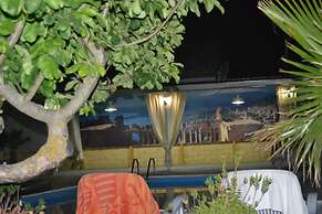 Holiday House & Events With Private Pool in the Center of Sicily