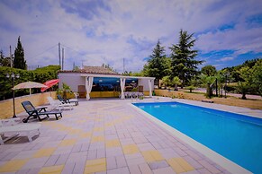 Holiday House & Events With Private Pool in the Center of Sicily