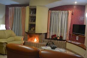 Holiday House & Events With Private Pool in the Center of Sicily