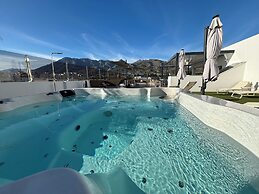 DAOS Suites Terrace Marbella