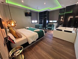 DAOS Suites Terrace Marbella