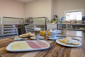 DAOS Suites Terrace Marbella