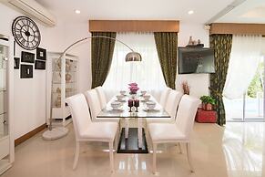 Luxury Villa With Private Swimmong Pool