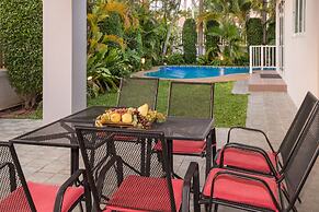 Luxury Villa With Private Swimmong Pool