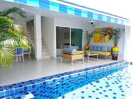 Beachside 3-bedroom Townhouse w Private Pool at 70 Meters From Beach